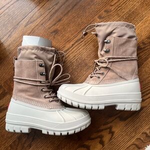 Hunter Women's Skylar Boots Tan and Cream